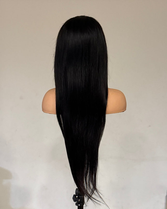 Boss Flow – Brazilian Straight Lace Front Wig (Natural Black)