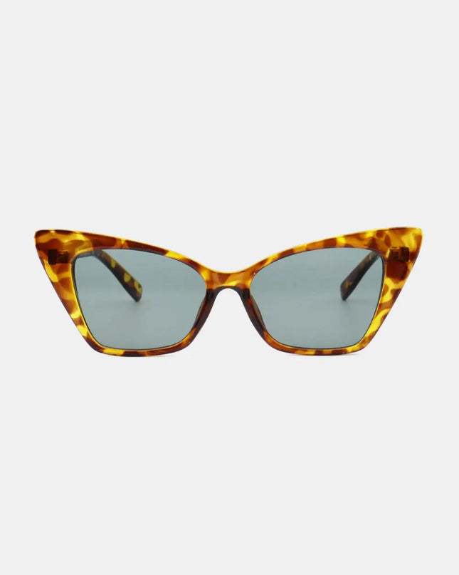 Retro Cat Eye Sunglasses with Acetate Lens – UV400 Protection