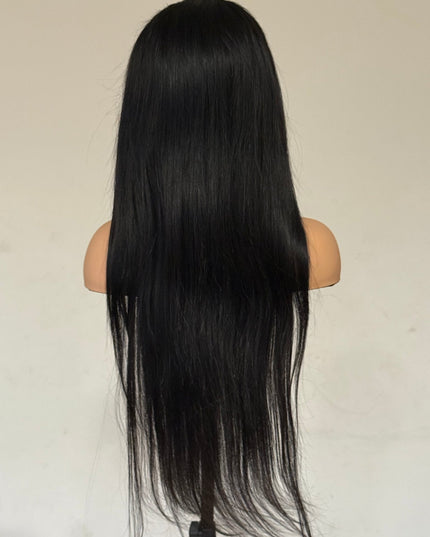 Boss Flow – Brazilian Straight Lace Front Wig (Natural Black)
