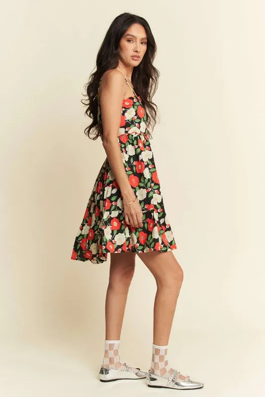 Davi & Dani Floral Mini Dress: Scalloped Cutout Back, Summer Fashion
