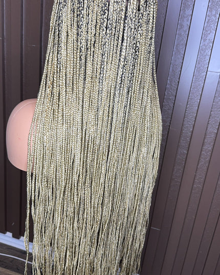 Darkroot honey blonde