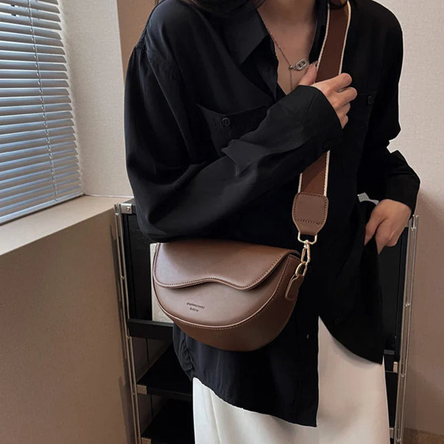 Brown Saddle Bag Crossbody: Vintage Style Women's Shoulder Bag with Wide Strap, PU Leather Fashion Accessory
