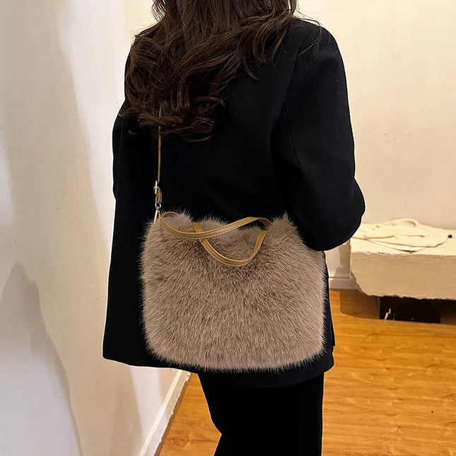 Faux Fur Winter Bag: Stylish Women's Crossbody Shoulder Bag, Plush Ladies Handbag