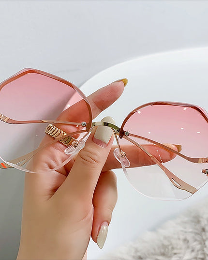 Women's Stylish Vintage Oversized Square Gradient Sunglasses | ZAKAPOP
