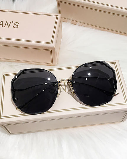 Women's Stylish Vintage Oversized Square Gradient Sunglasses | ZAKAPOP
