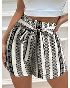 Black And White / L