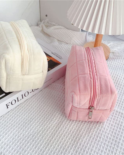 Plush Makeup Bag Checkered Cosmetic Bag Cosmetic Travel Bag Large Zipper Travel Toiletry Bag Portable Multi Functional Capacity Bag Cute Makeup Brushes Storage Bag For Women