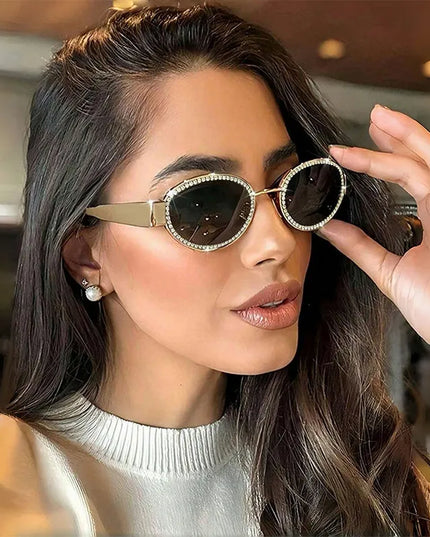 Rhinestones Decor Oval Sunglasses