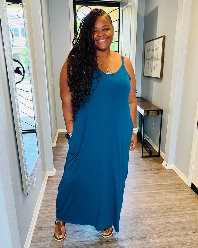 Women's Plus Size Cami Maxi Dress with Pockets