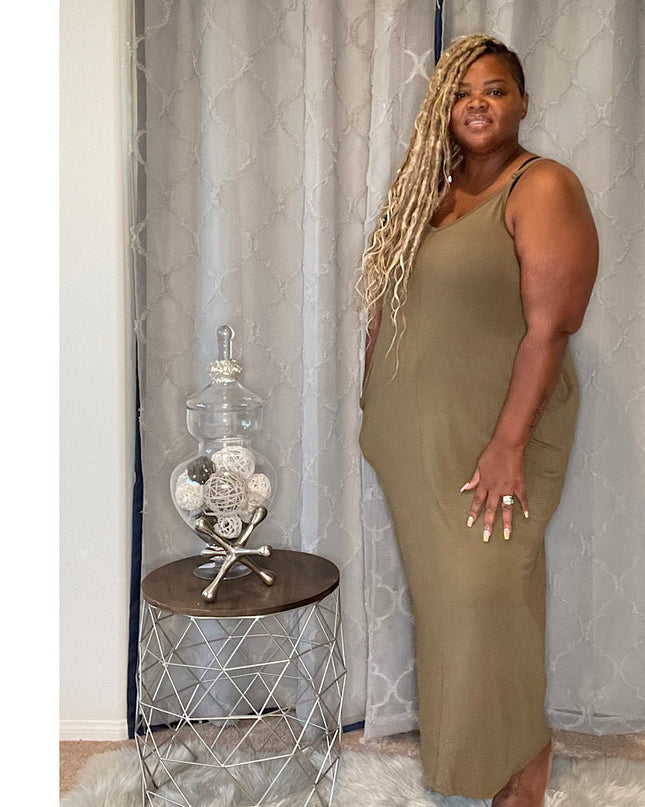 Women's Plus Size Cami Maxi Dress with Pockets